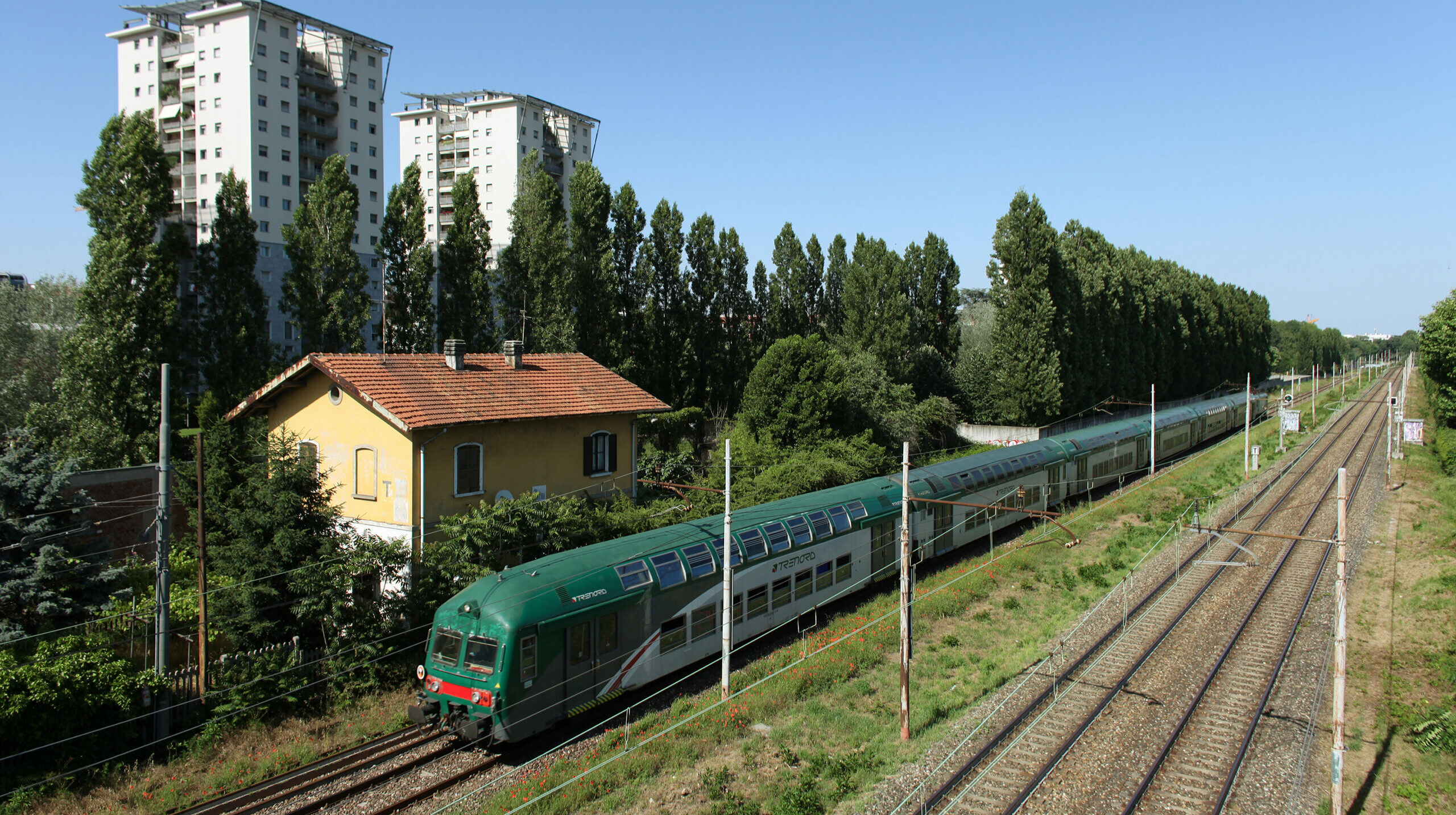 Treno sulla linea Milano-MOrtara